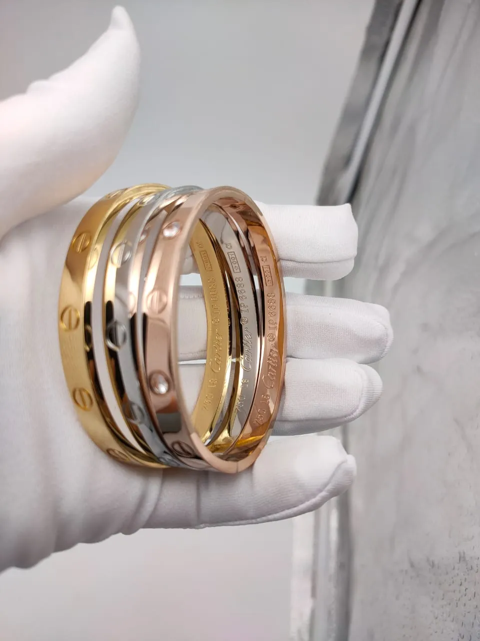 Carti Unisex Bangle Bracelets