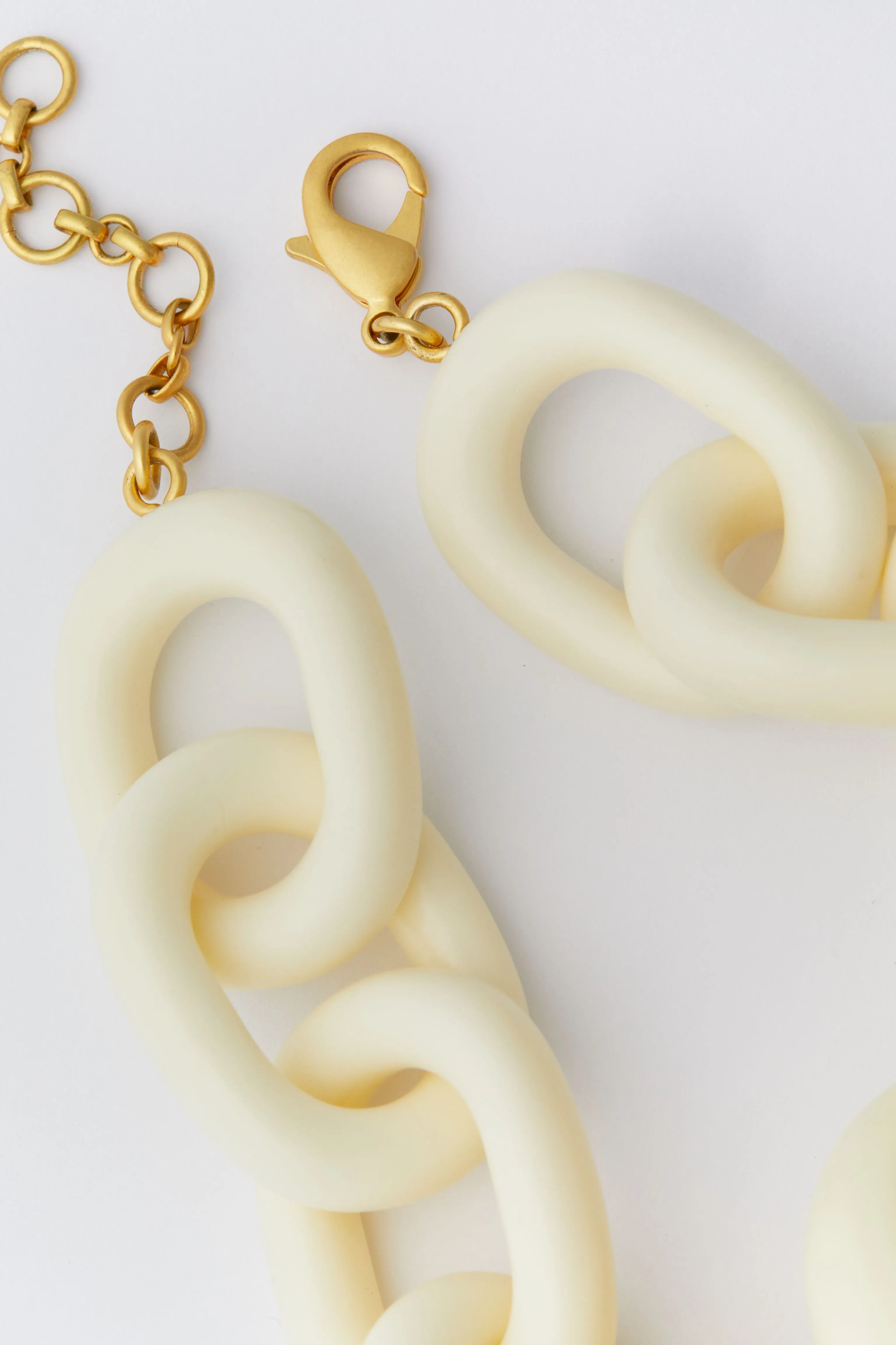 Cream Catena Necklace