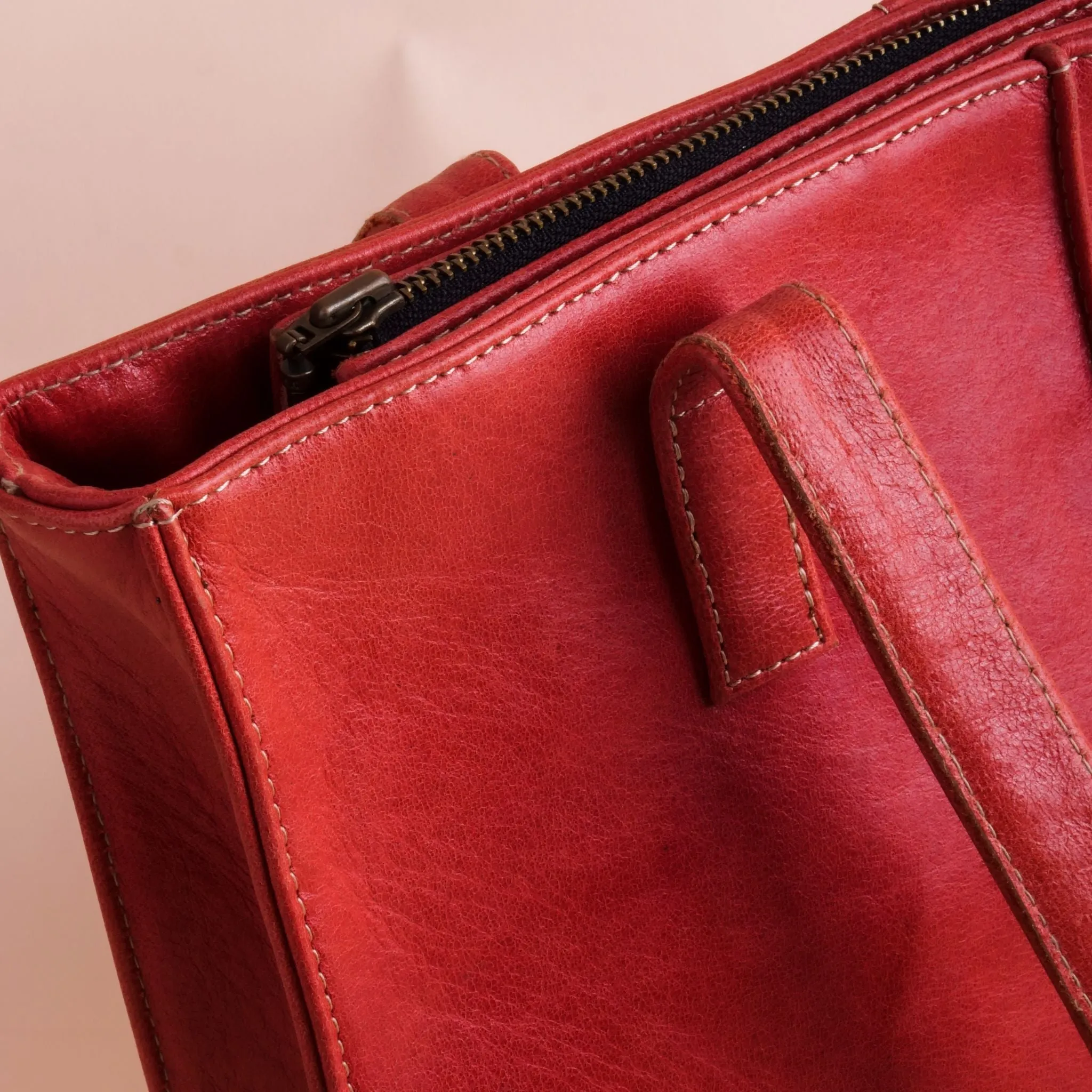 Everyday Women's Candy Red Leather Zipper Tote Bag