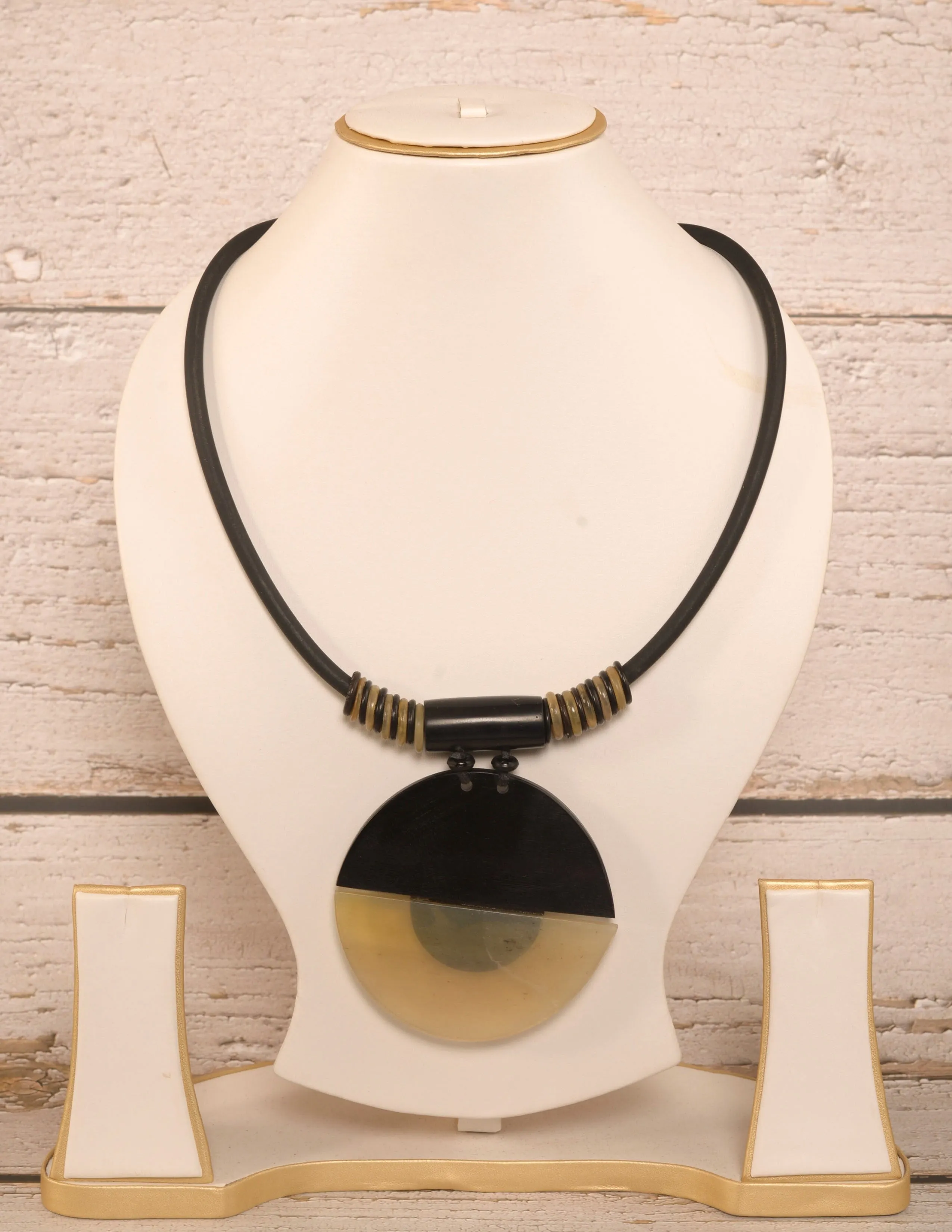 Zenshi Horn Necklace